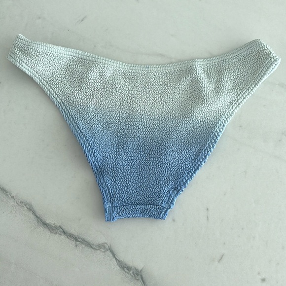 EVERYTHING BUT water, swimsuit set. - Picture 2 of 4